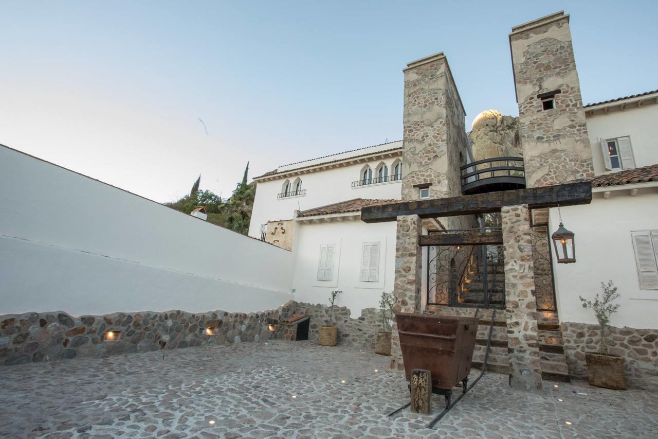 Hotel De Piedra Bernal Exterior photo