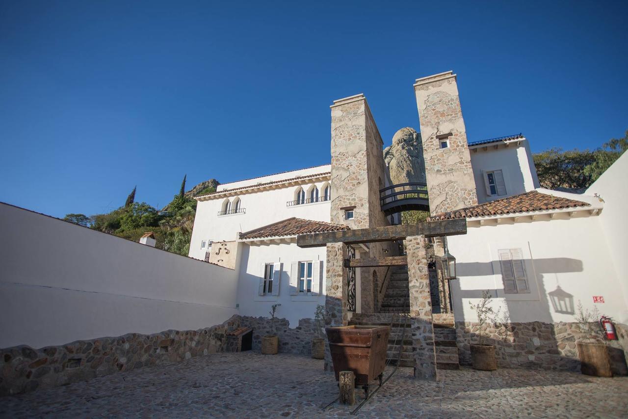 Hotel De Piedra Bernal Exterior photo